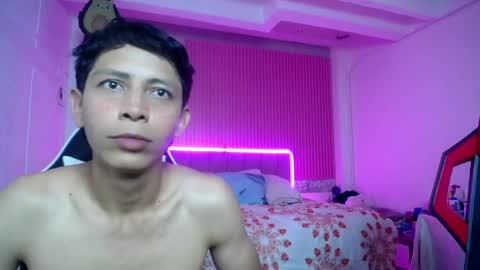 sonic_jess07 online show from May 9, 10:54 am