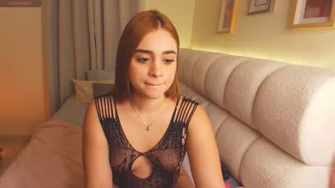 Sophia Roy online show from February 25, 1:04 pm