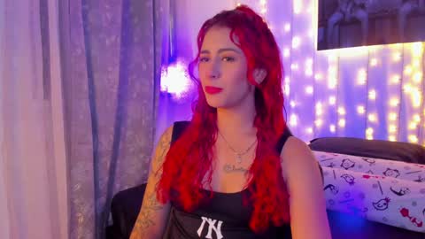 Snapshot of sophi_01 chatting on January 14, 5:51 am sophie online show from January 14, 5:51 am