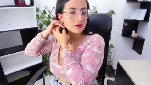 sophi_hardd online show from March 29, 2:19 pm