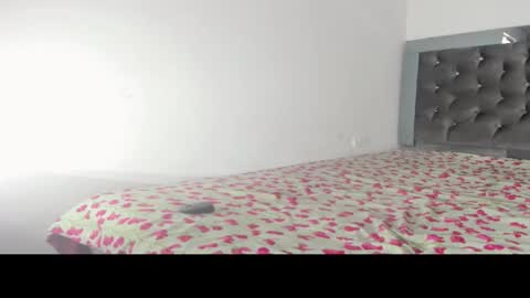 sophia_horny19 online show from November 30, 5:20 pm