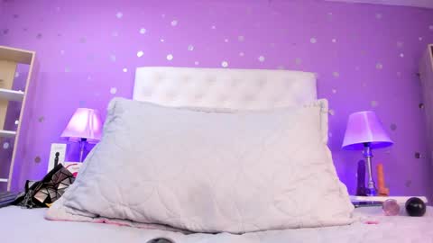 Snapshot of sophia_models chatting on October 11, 7:17 pm Sophia online show from October 11, 7:17 pm