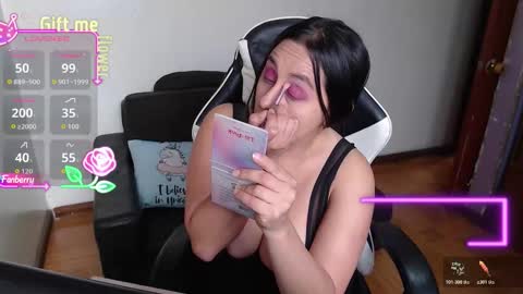 sophiaa_vega_ online show from March 10, 12:42 pm