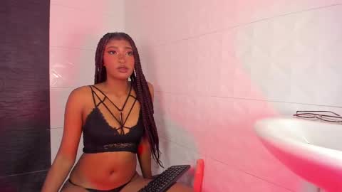 Snapshot of sophiabloss chatting on September 18, 4:16 am Sophie online show from September 18, 4:16 am