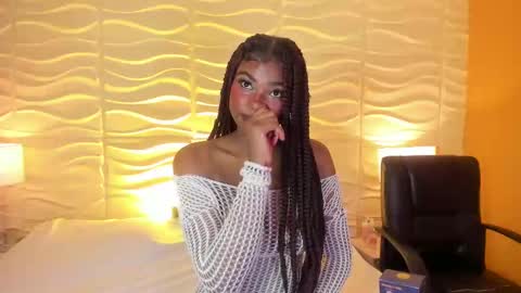 Snapshot of sophiabloss chatting on September 17, 4:05 am Sophie online show from September 17, 4:05 am