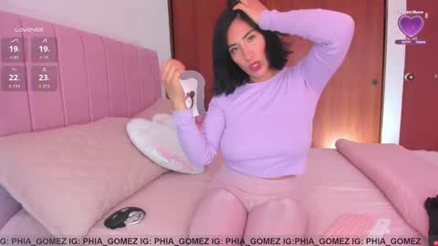    online show from October 3, 12:02 pm