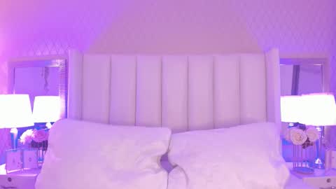 Snapshot of sophiasmiths_ chatting on October 18, 8:02 pm SophiaSmiths online show from October 18, 8:02 pm