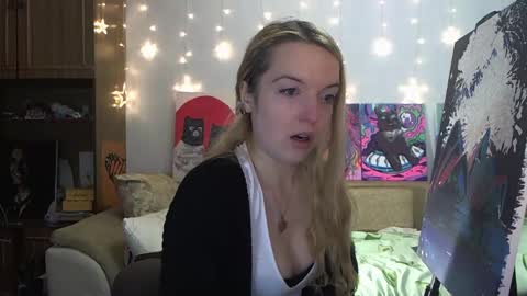 Snapshot of sophiasonata chatting on December 9, 4:05 pm SophiaSonata online show from December 9, 4:05 pm
