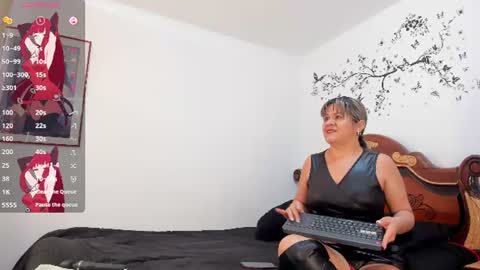 Sophie online show from July 7, 8:24 pm