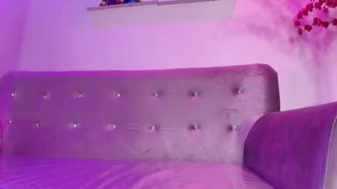 Sophie  online show from February 4, 7:40 pm