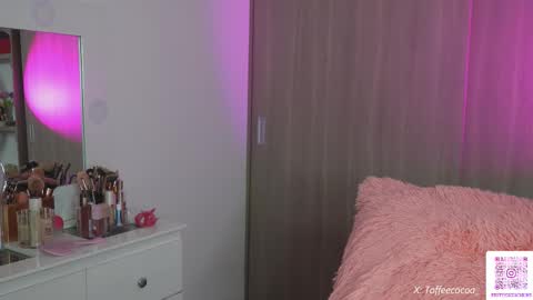 Sophie or Sof online show from November 11, 12:02 am