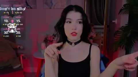 sophie_nomenal_ online show from October 20, 6:07 am