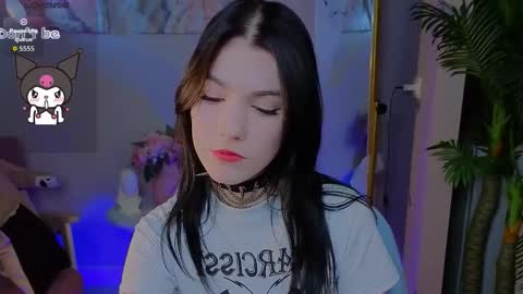 sophie_nomenal_ online show from October 29, 1:46 pm