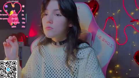 sophie_nomenal_ online show from February 10, 12:35 am