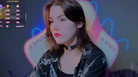 sophie_nomenal_ online show from May 31, 6:34 am
