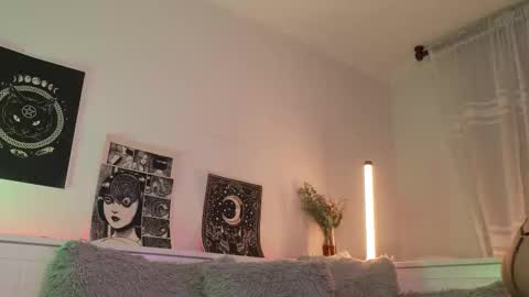 Sophiee  online show from March 19, 5:57 am