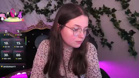 Snapshot of sophieedreams chatting on October 10, 1:17 pm sophieedreams online show from October 10, 1:17 pm