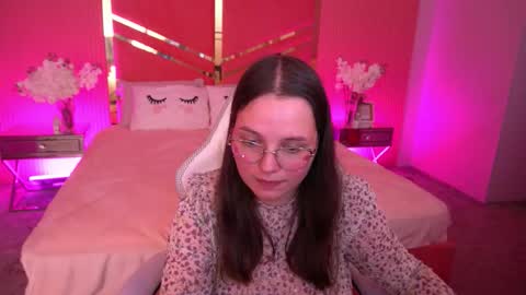Snapshot of sophieedreams chatting on September 13, 7:49 pm sophieedreams online show from September 13, 7:49 pm