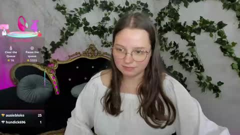 Snapshot of sophieedreams chatting on September 24, 5:09 pm sophieedreams online show from September 24, 5:09 pm
