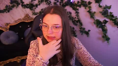 Snapshot of sophieedreams chatting on October 17, 3:05 pm sophieedreams online show from October 17, 3:05 pm