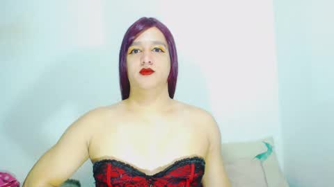 sophiehillsxo online show from May 18, 5:46 am