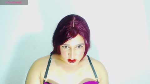 sophiehillsxo online show from May 16, 9:28 am