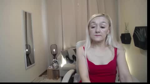 sophiekittyy online show from February 28, 7:56 am