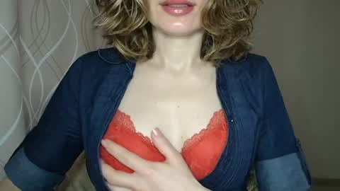 Sophiemisss online show from May 12, 7:06 am