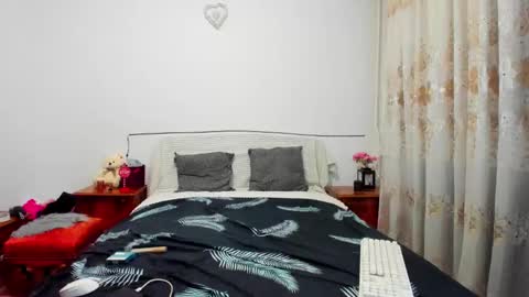 Sophie online show from December 11, 5:25 pm