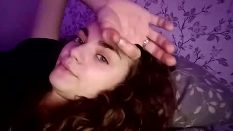 Sophie and my bestie Mandy    online show from February 8, 3:00 pm