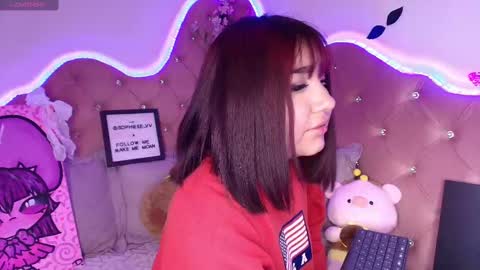 Snapshot of sophievv chatting on October 19, 8:13 pm Sophie online show from October 19, 8:13 pm