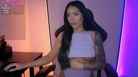 sophiexmoon online show from April 2, 7:10 pm