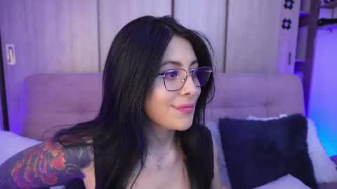 Sophiie online show from May 6, 4:29 am