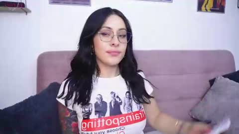Sophiie online show from June 26, 3:01 am