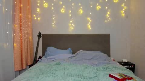 sosaguillypleasure online show from October 24, 6:19 pm