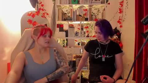 Leah online show from November 12, 6:32 pm