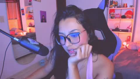 Lili online show from May 13, 1:59 am