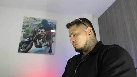 Snapshot of soy_apolo chatting on October 26, 3:44 pm soy_apolo online show from October 26, 3:44 pm