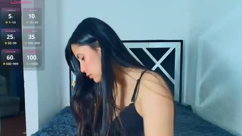 soy_malu online show from June 13, 8:25 am