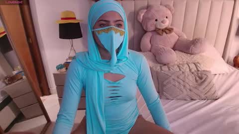 Adeline independent model online show from March 29, 12:18 pm