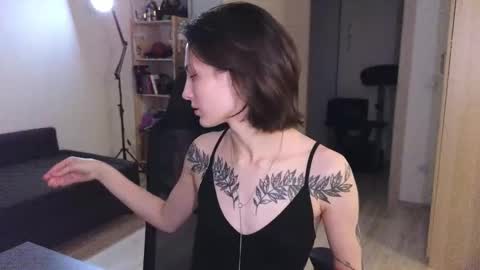 Snapshot of space_x_roxy chatting on October 5, 6:26 pm Roxy online show from October 5, 6:26 pm