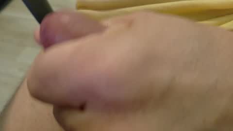 Snapshot of sparklenuts17 chatting on December 7, 1:46 pm sparklenuts17 online show from December 7, 1:46 pm