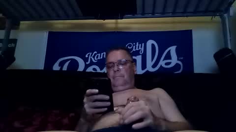 Snapshot of sparkyspeedway chatting on October 10, 12:11 pm sparkyspeedway online show from October 10, 12:11 pm