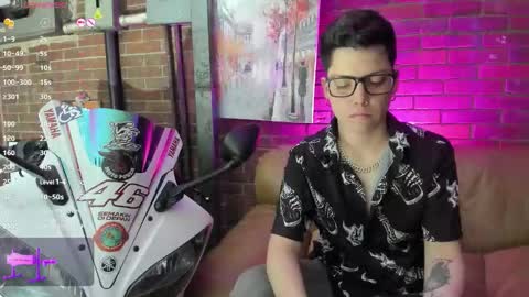 spencerm_ online show from November 23, 7:56 pm