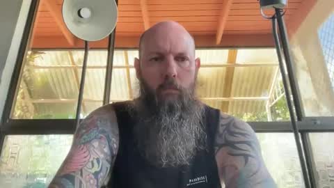 Snapshot of spenderal chatting on October 16, 5:07 am Beard Guy online show from October 16, 5:07 am