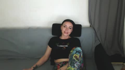 Carla online show from April 18, 7:07 pm