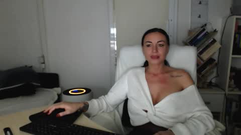 Snapshot of spicemint chatting on October 13, 7:38 pm Carla online show from October 13, 7:38 pm