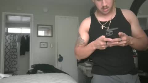 Snapshot of spicey_couple222 chatting on February 5, 12:20 am spicey_couple222 online show from February 5, 12:20 am
