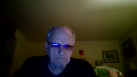 spongebobpineapple70 online show from May 24, 2:19 am