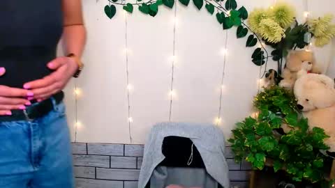 Karina online show from March 13, 9:34 am